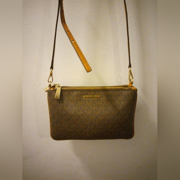 Michael Kors *EUC* Women's Crossbody Bag, Size O/S Color Brown, Tan - Picture 2 of 12